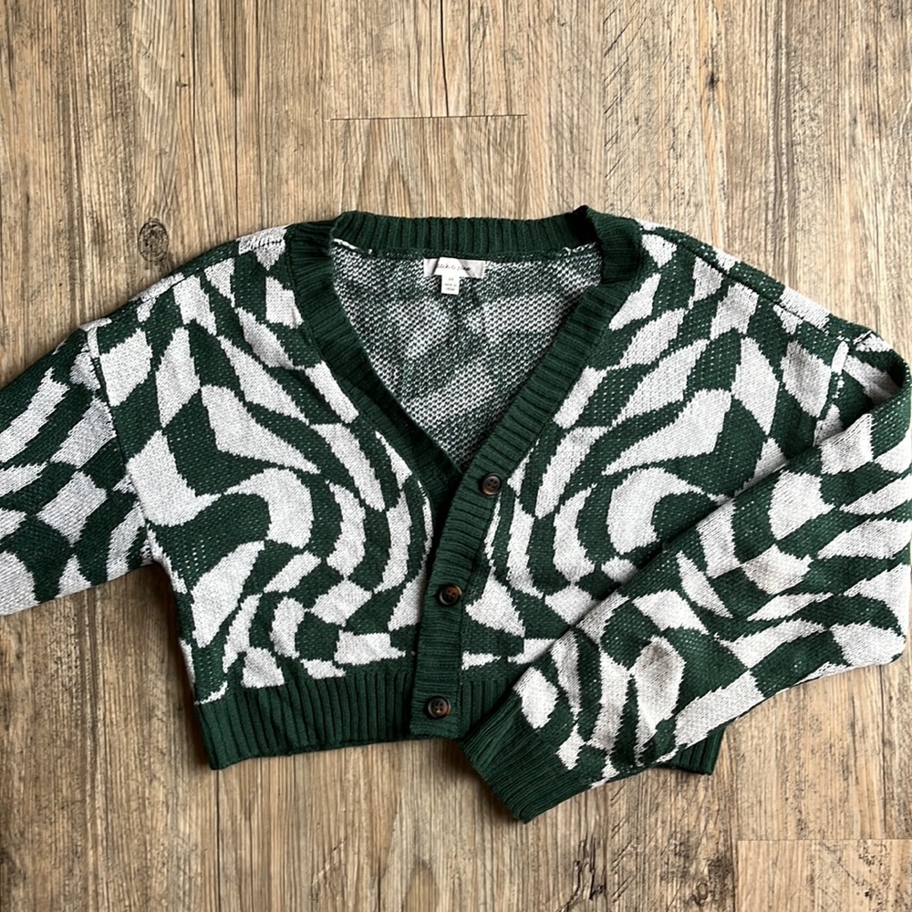 Trendy Cropped Cardigan